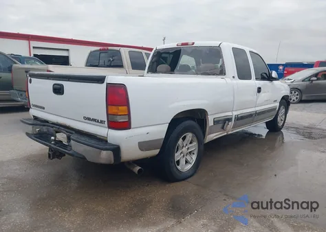 2000 Chevrolet Silverado 1500 Ls z USA, uszkodzony, nr VIN 1GCEC19T0YZ117357